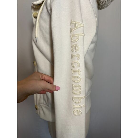 Y2K White Abercrombie Button Up Hoodie with Faux Fur - Fits Like a XS/S - Picture 5 of 8